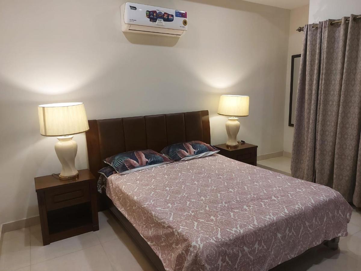 The River View Apartment 라왈핀디 외부 사진