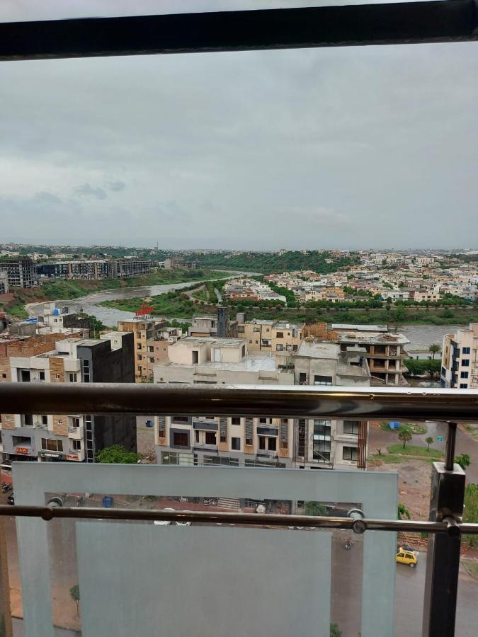 The River View Apartment 라왈핀디 외부 사진