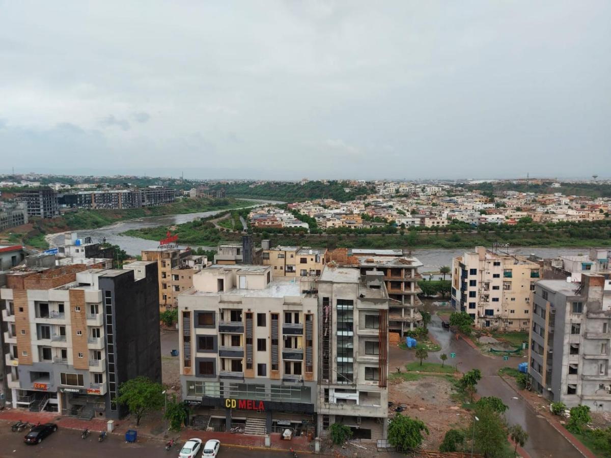 The River View Apartment 라왈핀디 외부 사진