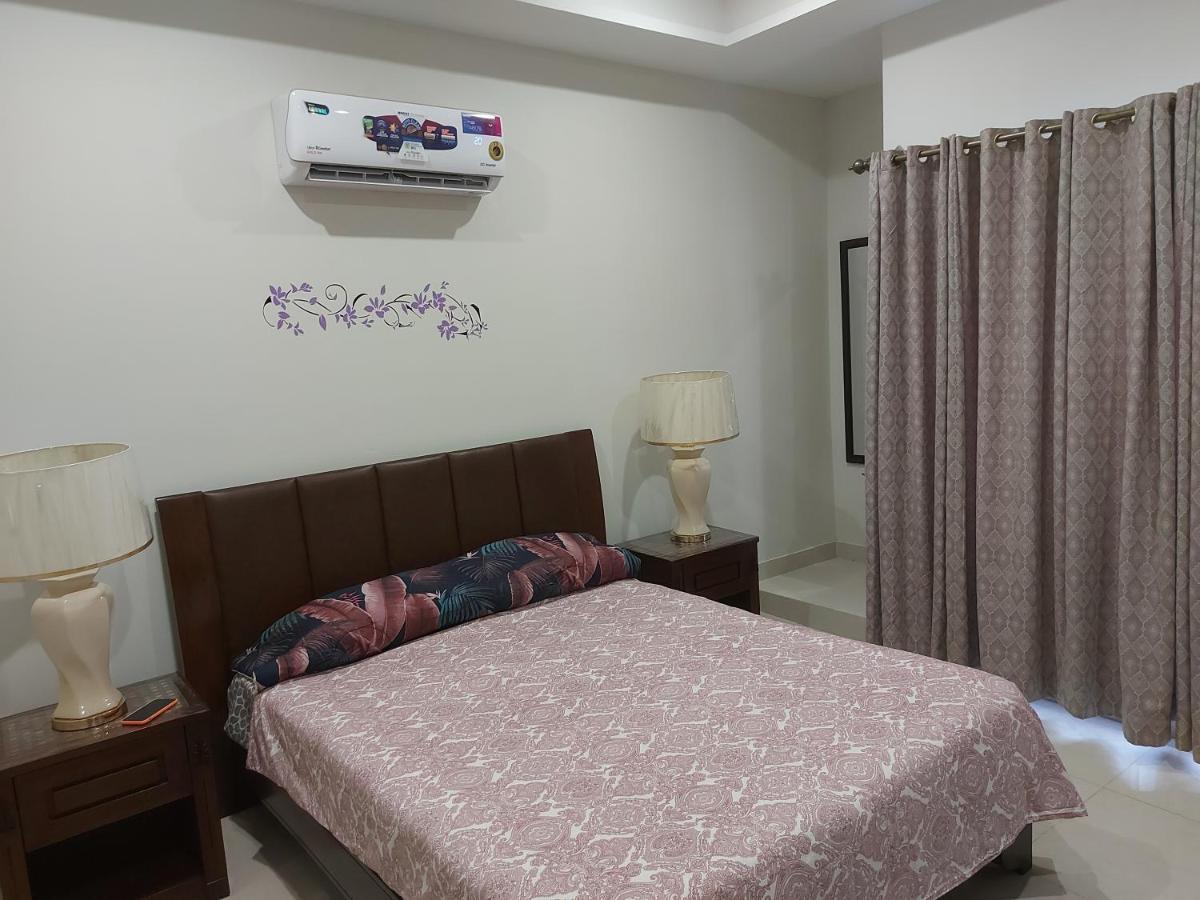 The River View Apartment 라왈핀디 외부 사진